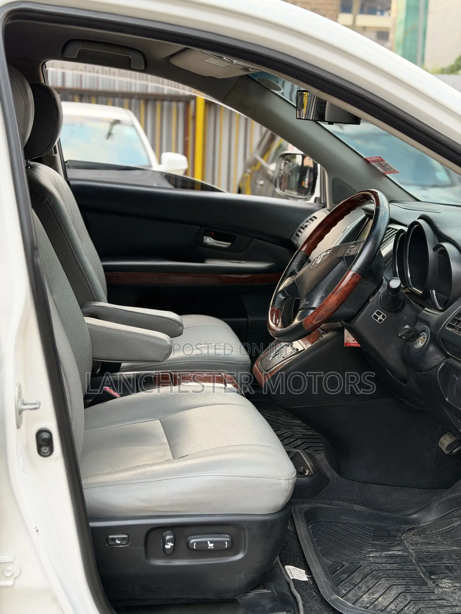 Toyota Harrier 2.4 2008 White