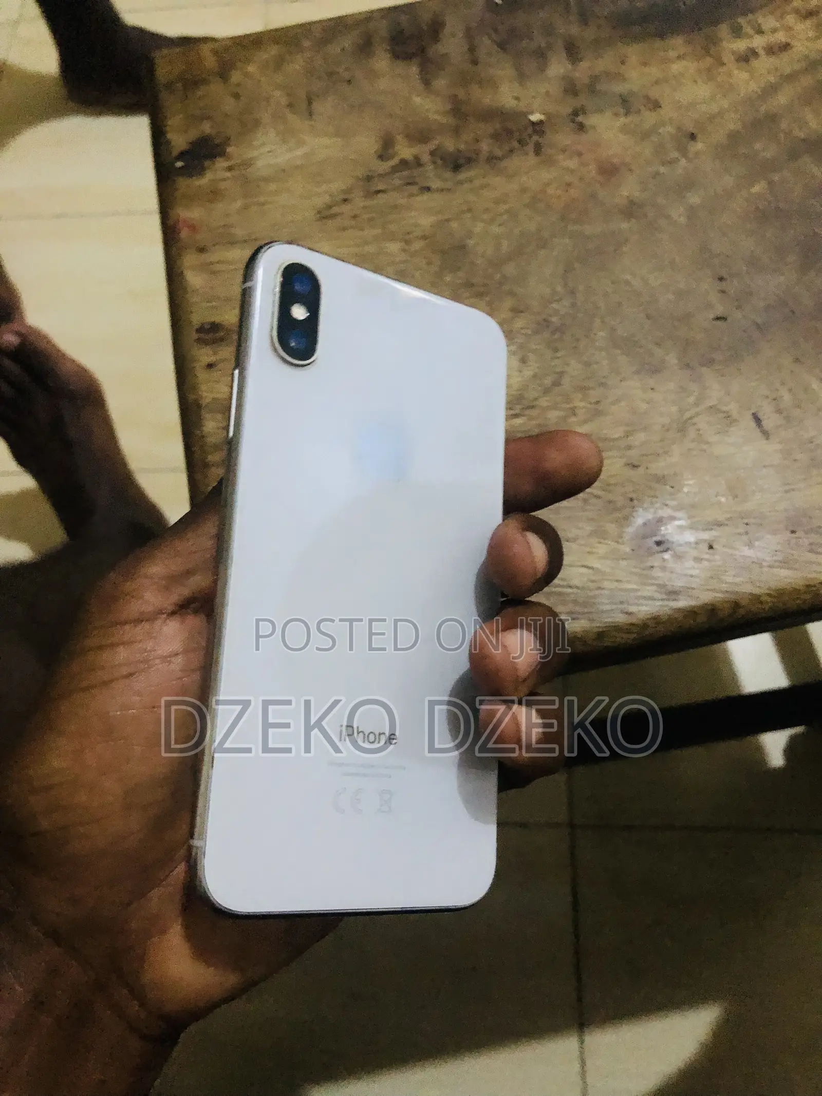 Apple iPhone X 64 GB White