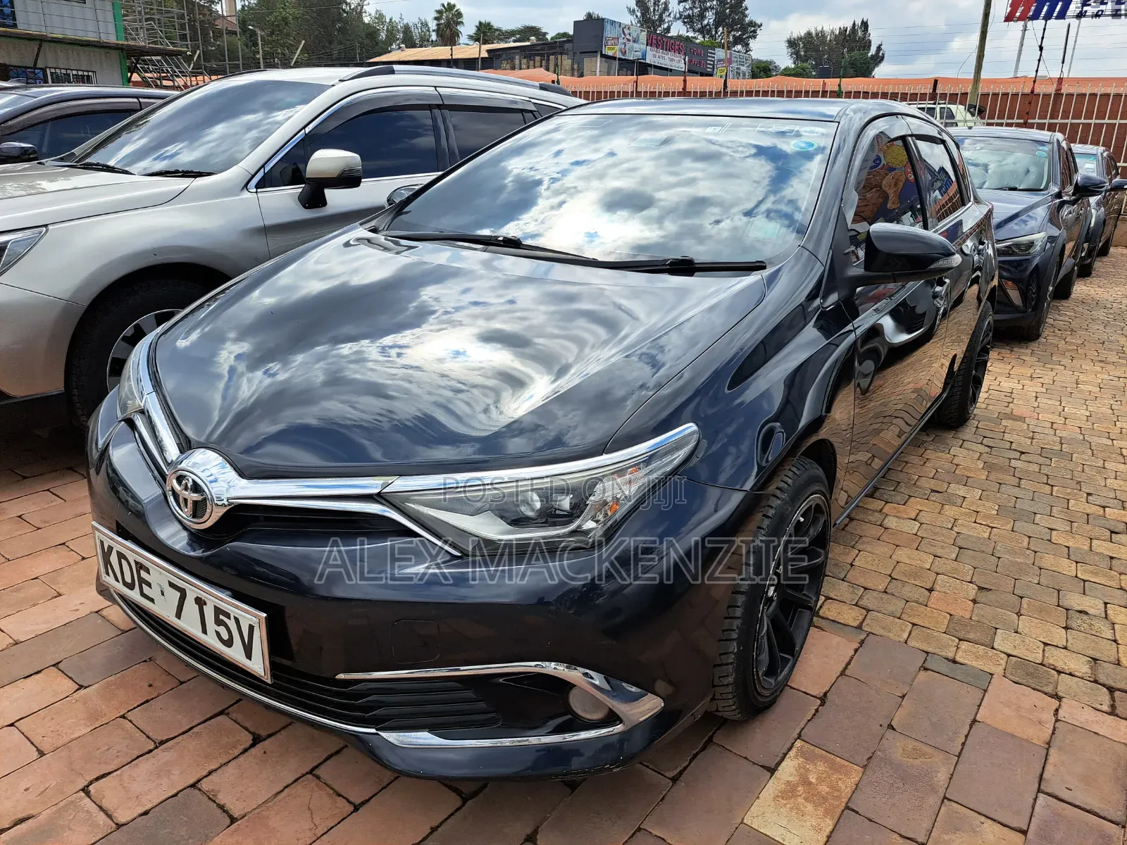 Toyota Auris 2016 Black