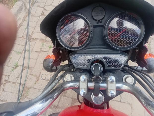 Bajaj Boxer 125 2025 Red