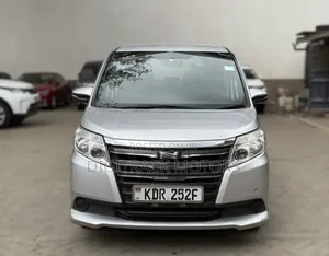 Toyota Noah 2017 Silver