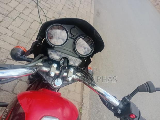 Bajaj Boxer 125 2025 Red - thumbnail 4