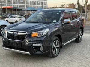 Subaru Forester Premium AWD 2019 Gray