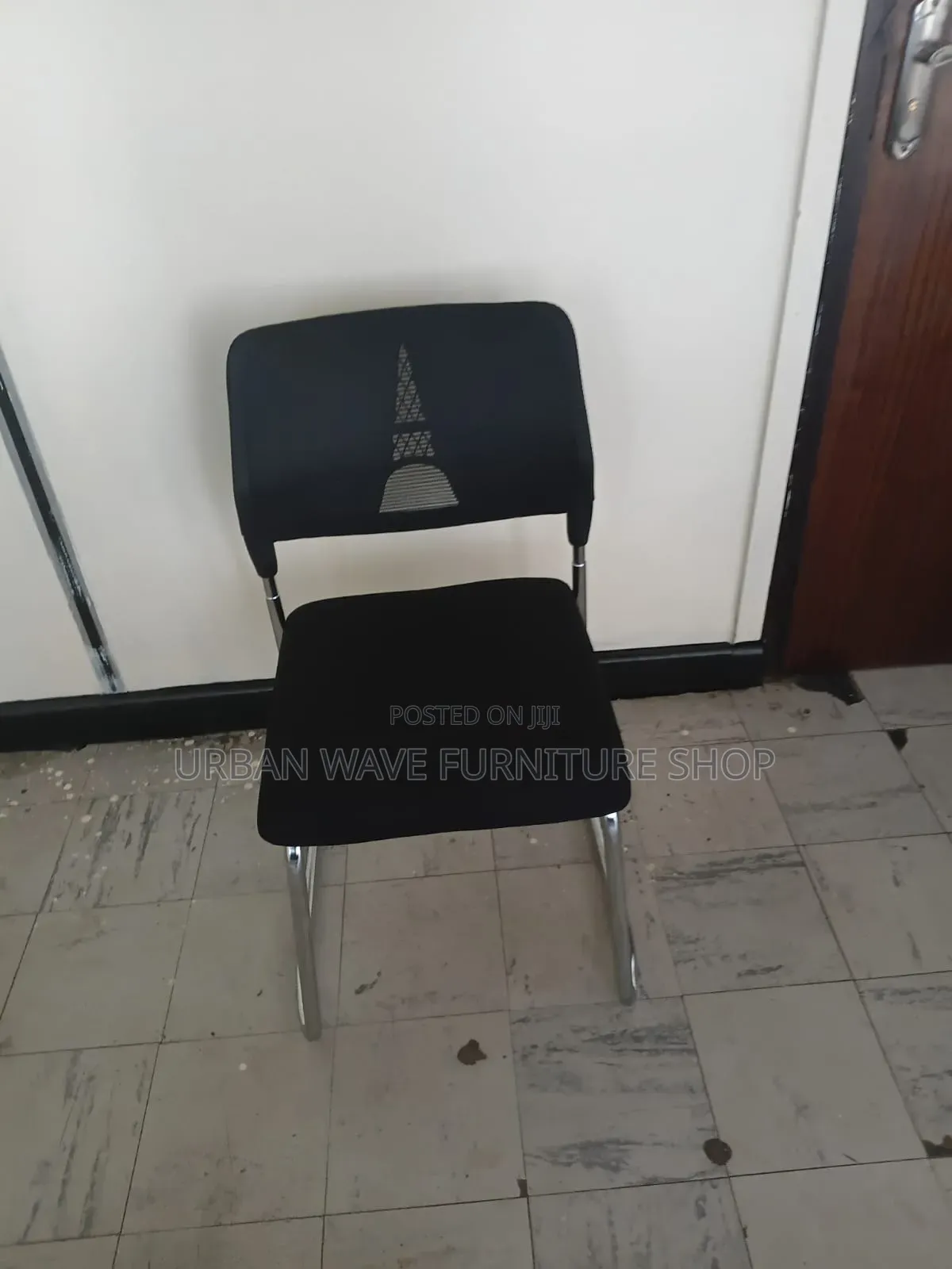 Strong Visitors Standard Chairs