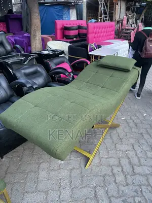 Jungle Green Lash Bed