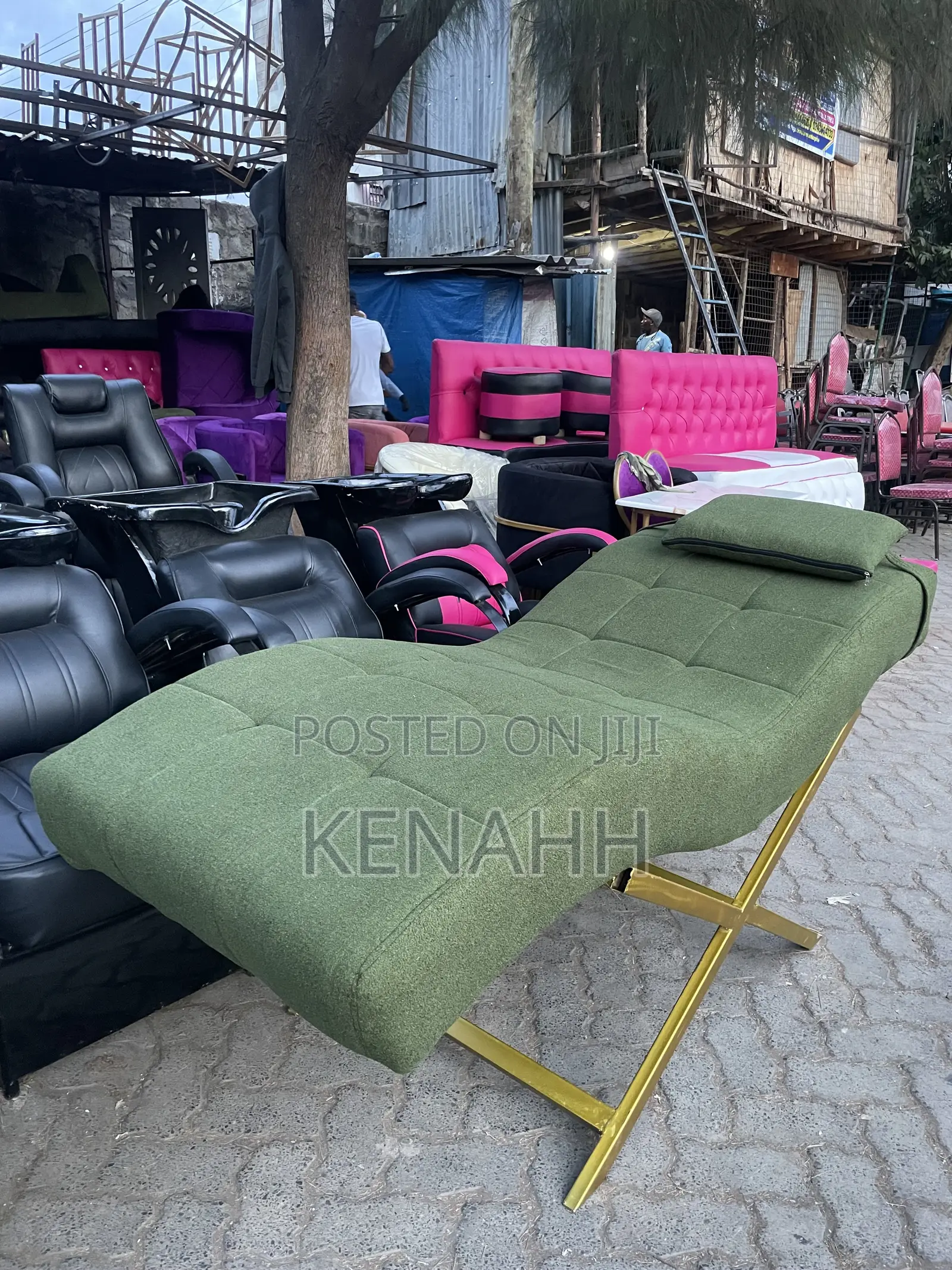 Jungle Green Lash Bed