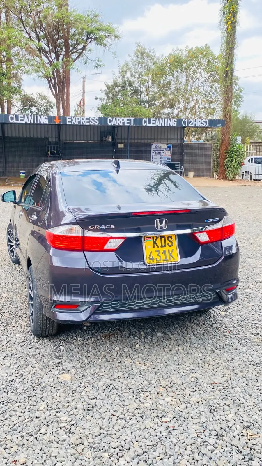 Honda Grace 2017 Blue