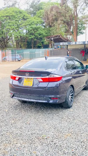 Honda Grace 2017 Blue