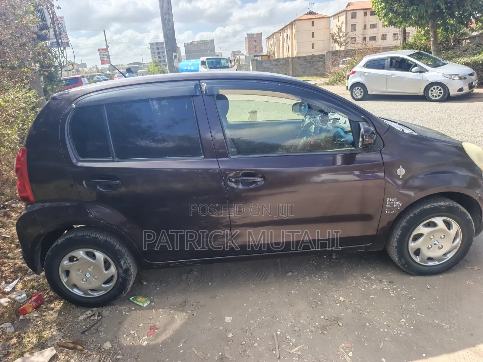 Car 2013 Brown