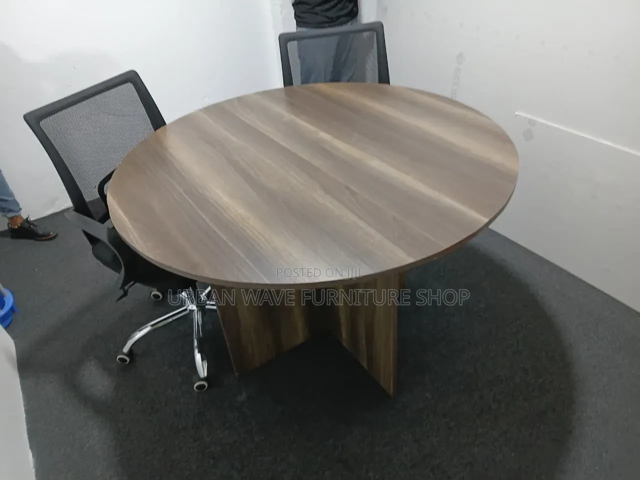 Round Conference Tables