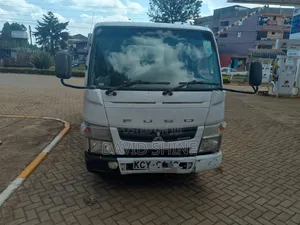 Mitsubishi Fuso Canter 2012 White
