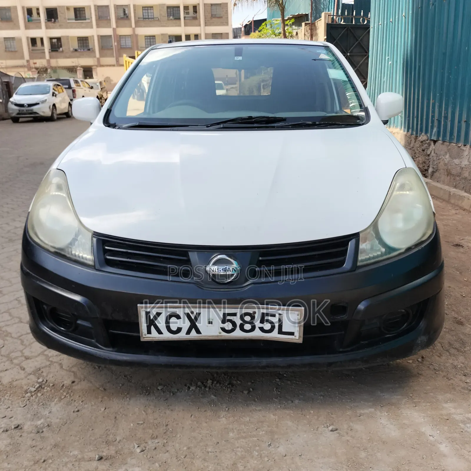 Nissan Advan 2012 White