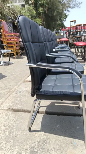 ClassicWaiting Chairs