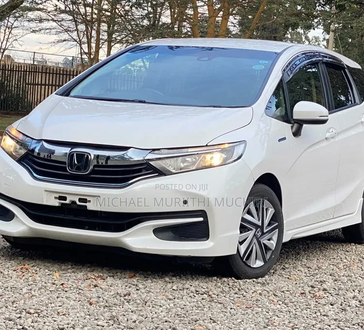 Honda Fit Shuttle 2019 White