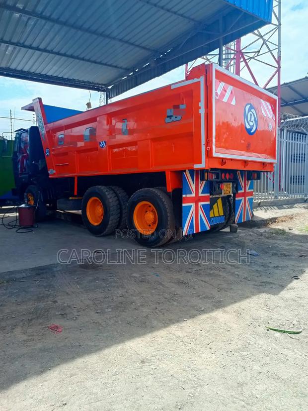 Ashok Leyland - thumbnail 5