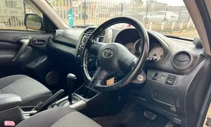 Toyota RAV4 2005 Gold