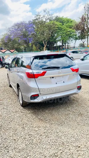 Honda Fit Shuttle 2019 Silver