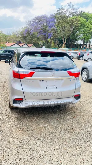 Honda Fit Shuttle 2019 Silver