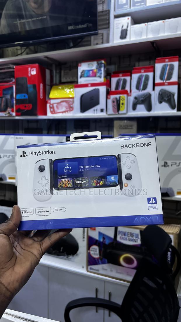 Backbone One Mobile Gaming Controller - thumbnail 2