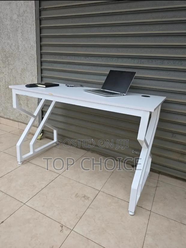 Modern Office Desk - main view