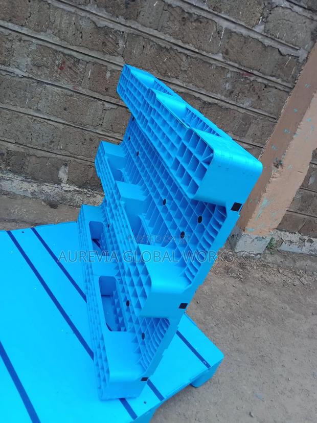 Forklift Plastic Pallets Blue 1000mm by 1200mm by 150mm