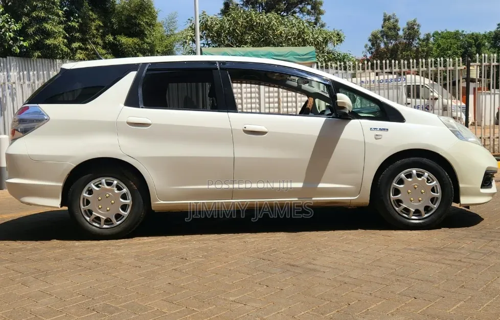 Honda Shuttle 2015 White