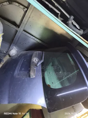 Ractis 2008 Boot/Tailgate