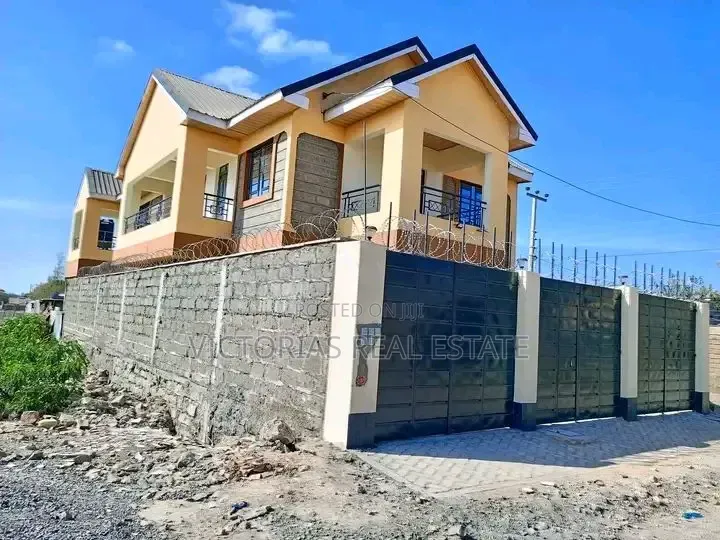 2bdrm Maisonette in Complex Utawala for rent