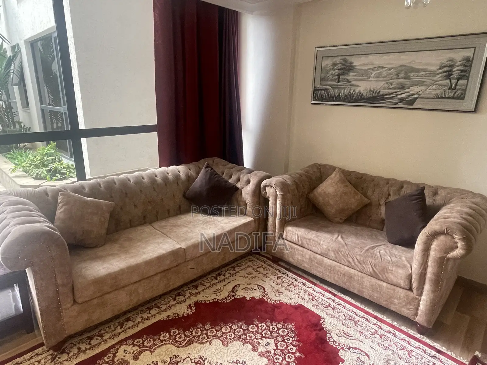Beautiful 5-Seater Sofa Set – Good Condition