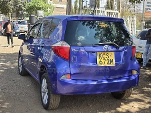 Toyota Ractis 1.5 FWD 2011 Blue