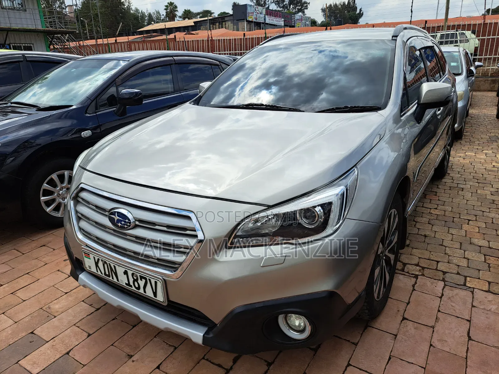 Subaru Outback 2016 Gold