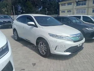 Toyota Harrier 2.0 2019 White