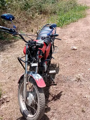 Yamaha Crux 2018 Red