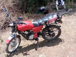 Yamaha Crux 2018 Red