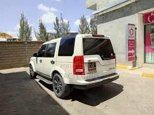 Land Rover Discovery 2009 White