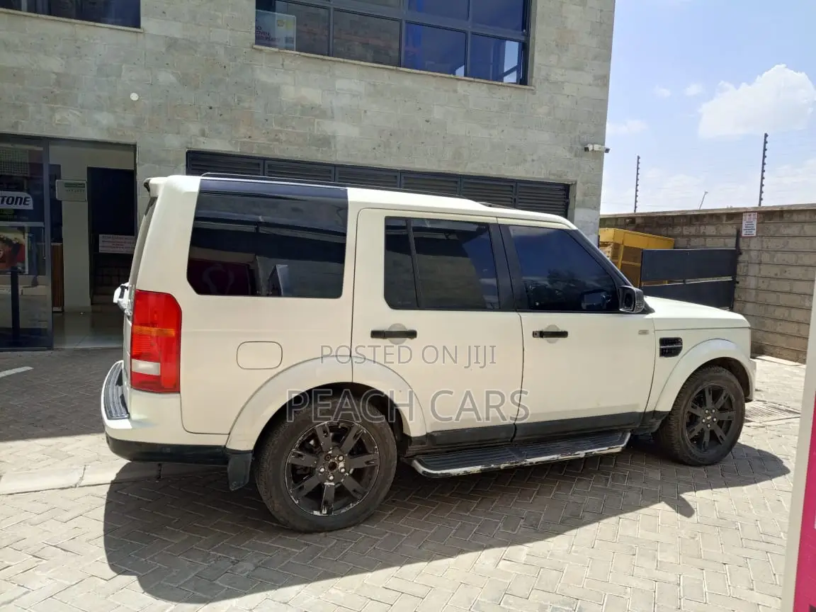 Land Rover Discovery 2009 White
