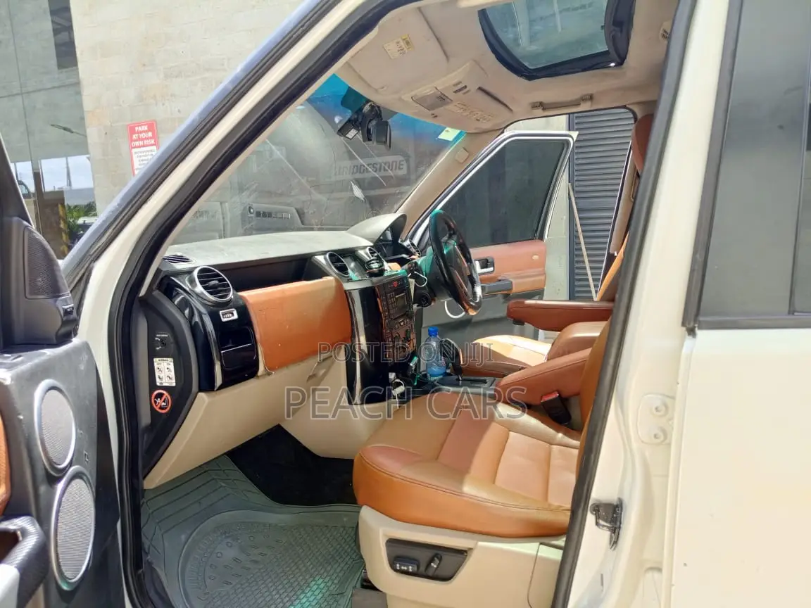 Land Rover Discovery 2009 White