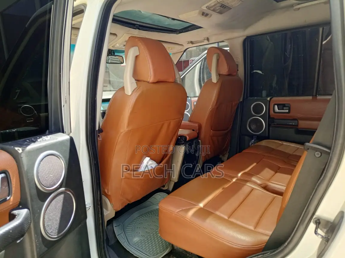 Land Rover Discovery 2009 White