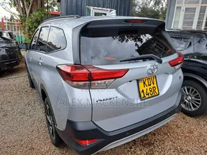 Toyota Rush 2018 Silver