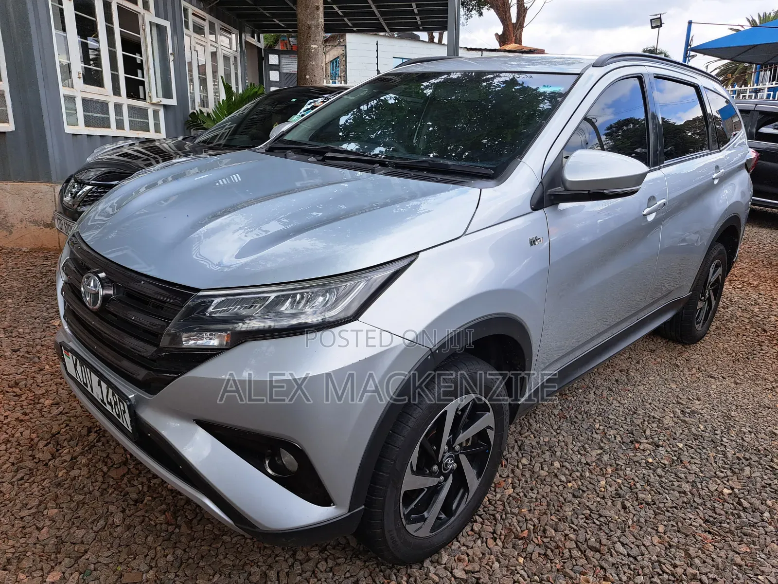 Toyota Rush 2018 Silver