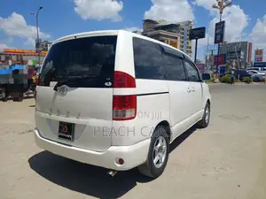 Toyota Voxy 2007 White
