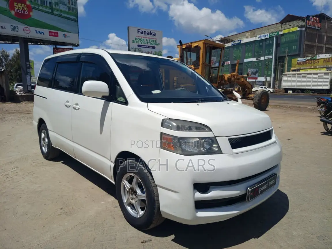 Toyota Voxy 2007 White