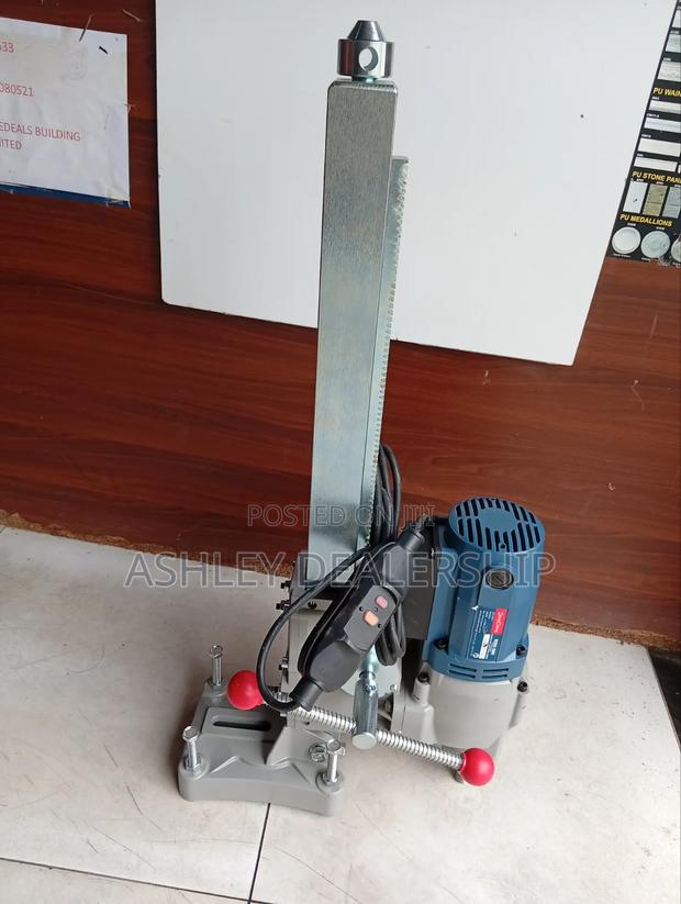 Diamond Drill With Water Source - main view