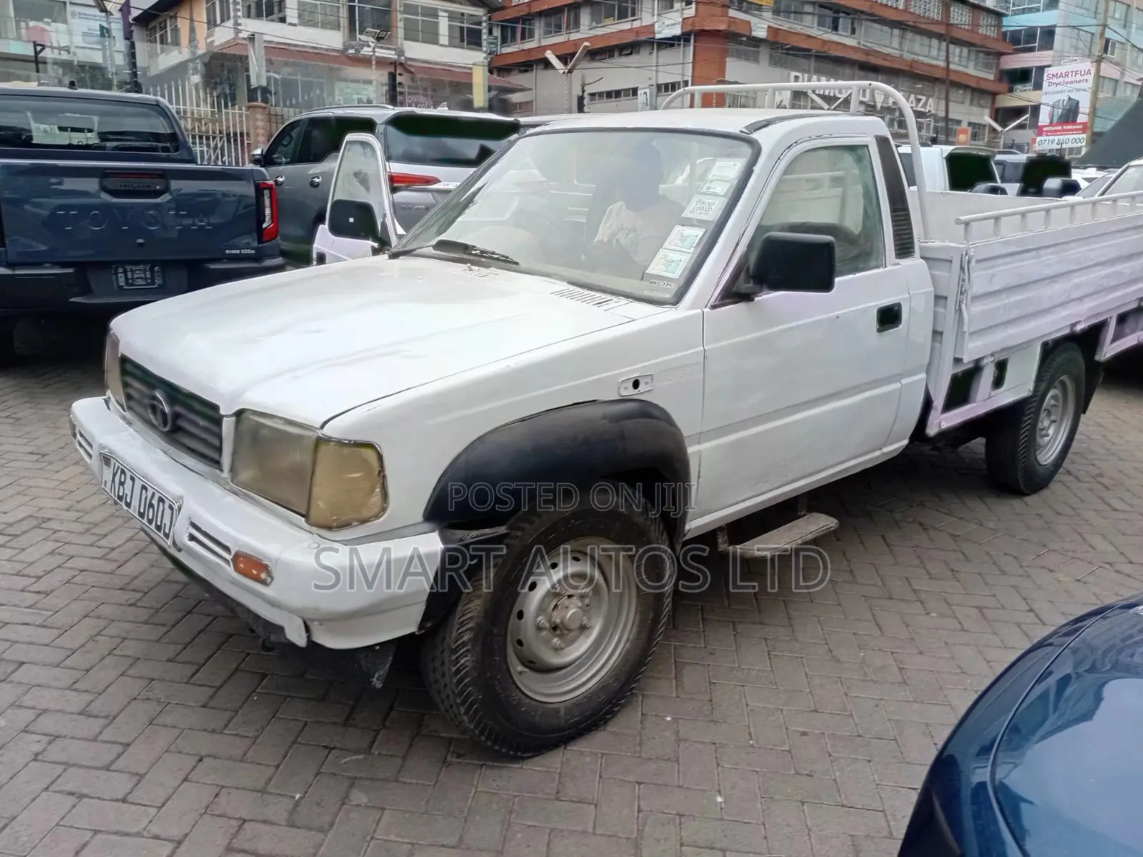 Tata 407 2009 Off white