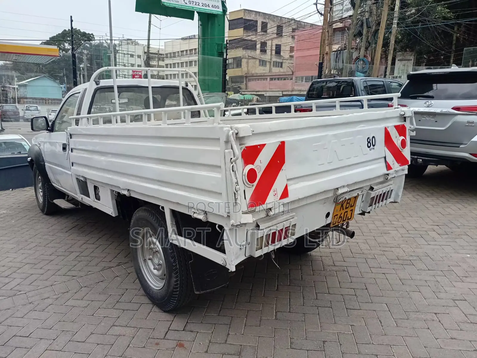 Tata 407 2009 Off white