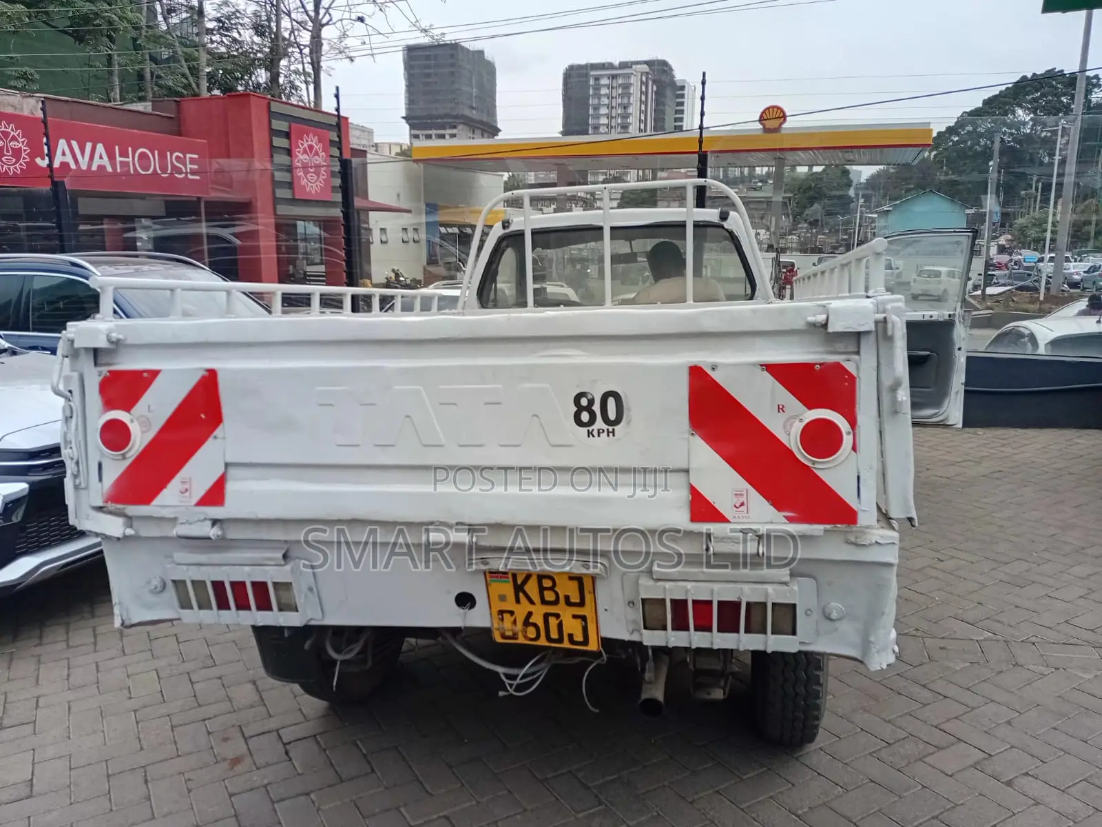 Tata 407 2009 Off white