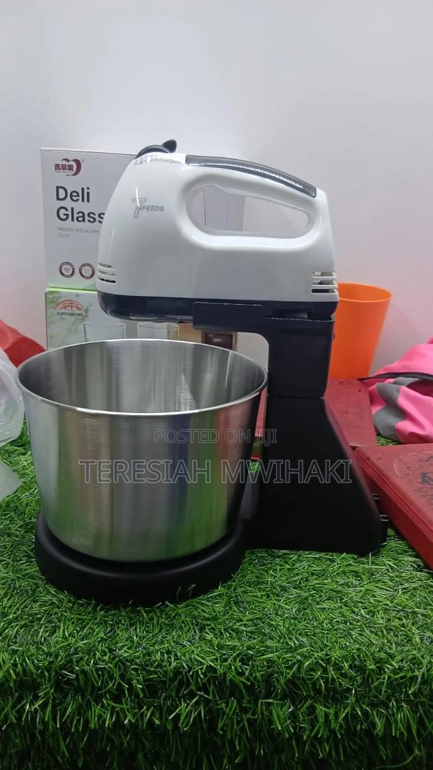 Hand Mixer With Mixing Bowl - thumbnail 2