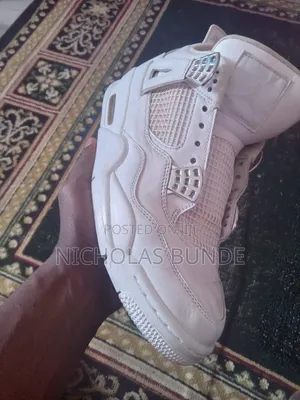 Air Jordan 4 Pure Money
