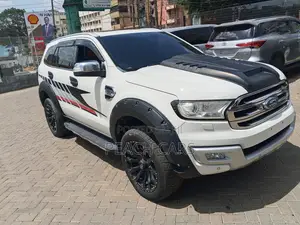 Ford Everest 2016 White
