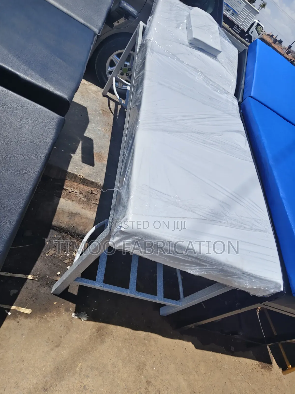 Massage White Bed, 6 Feet Long by 2 Half